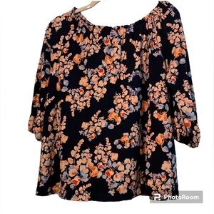 J. jill Top.  Off shoulder or on .  Size L Petite